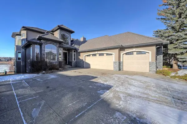 169 Cove RD, Chestermere, AB T1X 1E4