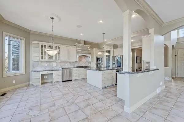 169 Cove RD, Chestermere, AB T1X 1E4