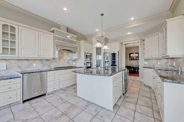 169 Cove RD, Chestermere, AB T1X 1E4