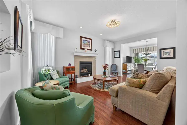 28 Evansview MNR NW, Calgary, AB T3P 0J7