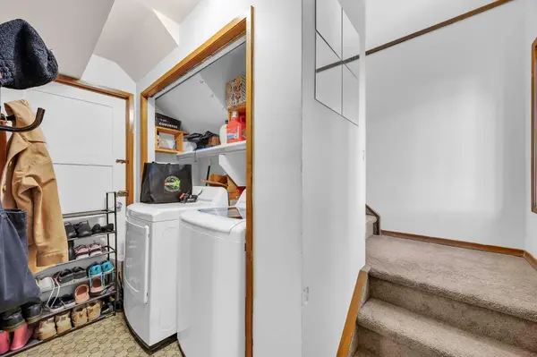 49 Beacham WAY NW, Calgary, AB T3K 1R7