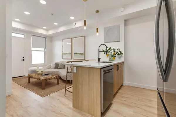 14800 1 ST NW #301, Calgary, AB T3P 2M3