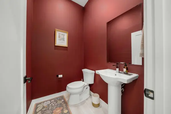 8161 8 AVE, Calgary, AB T3H 6H9