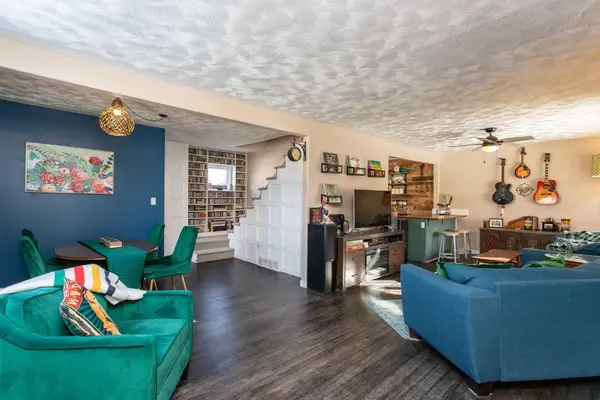 3738 45 ST, Red Deer, AB T4N1J4