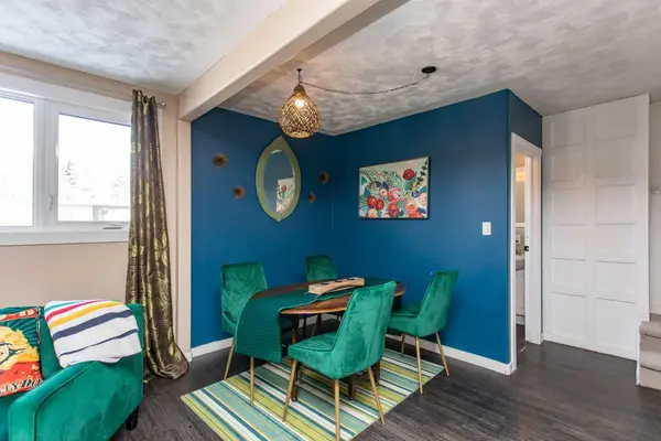 3738 45 ST, Red Deer, AB T4N1J4