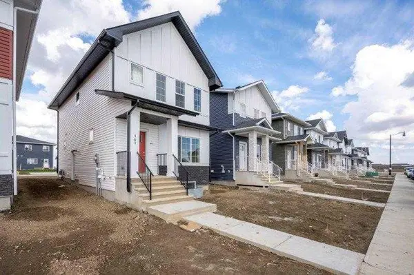141 Dawson Wharf View, Chestermere, AB T1X 2W1