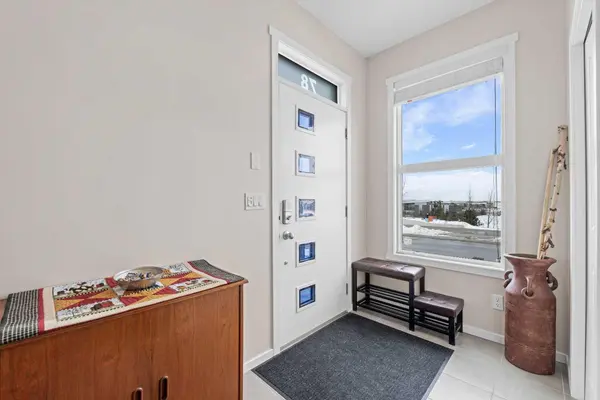 78 Livingston Gate NE, Calgary, AB T3P 0V2