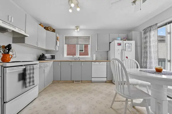 38 Harvard CRES W, Lethbridge, AB T1K6R4