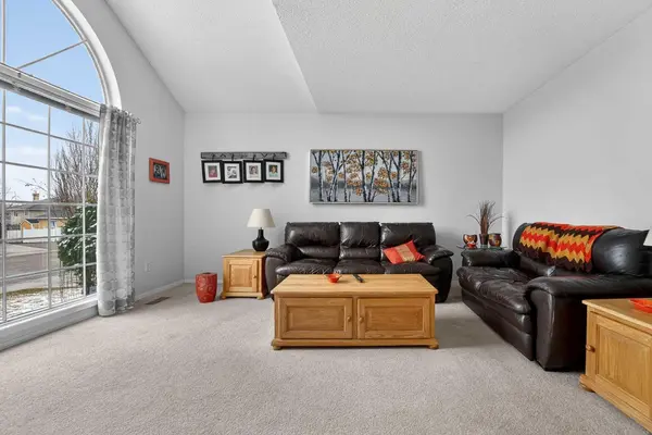 38 Harvard CRES W, Lethbridge, AB T1K6R4