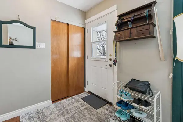 12 Westwood CRES SW, Calgary, AB T3C 2W6