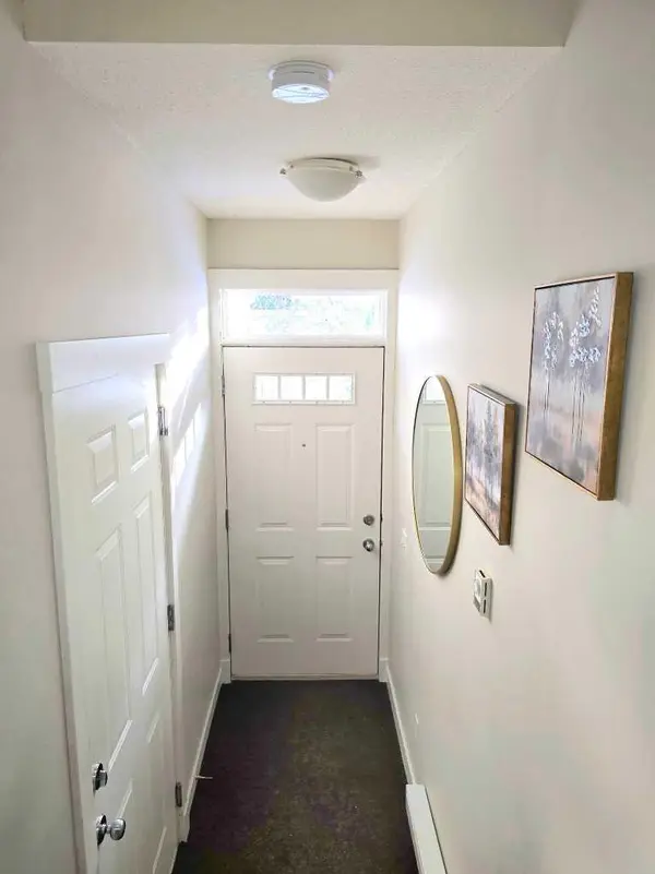 8000 Wentworth DR SW #504, Calgary, AB T3H 5K8