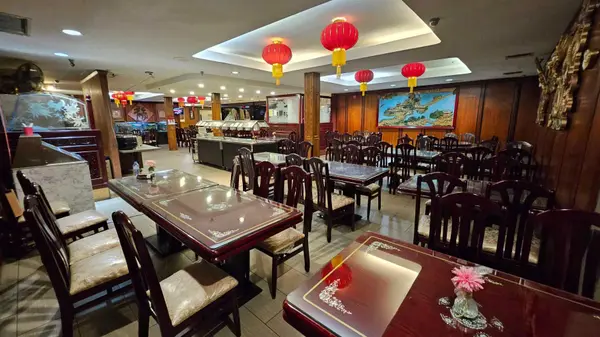 4410 17 AVE SE, Calgary, AB T2A 0P8