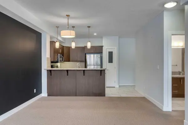 320 12 AVE NE #105, Calgary, AB T2E 1A4