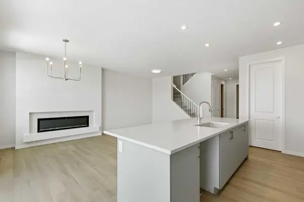 38 Annette GN NW, Calgary, AB T3R2B5