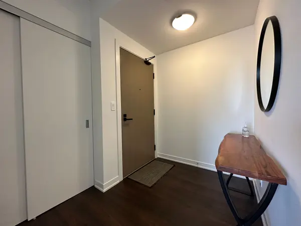 223 St Clair AVE W #1002, Toronto C02, ON M4V 1R3