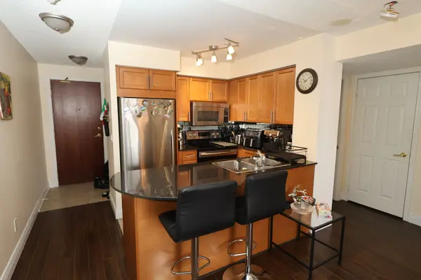 18 Kenaston GDNS #901, Toronto C15, ON M2K 1G8