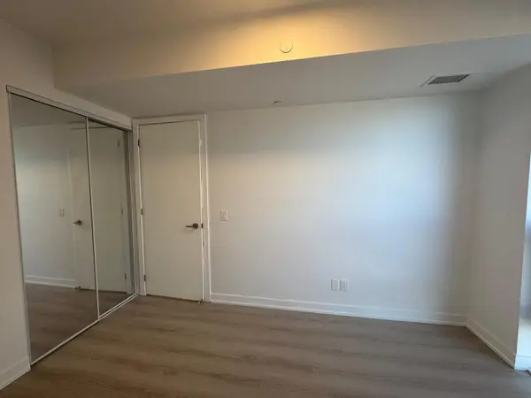 100 Queen ST E #1102, Toronto C08, ON M5C 0B5