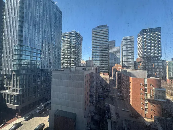 100 Queen ST E #1102, Toronto C08, ON M5C 0B5