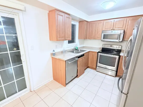 37 Magpie WAY, Whitby, ON L1N 0K7