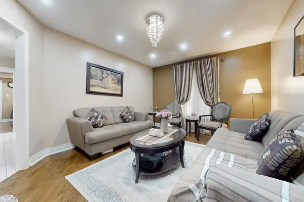 1855 Ashford DR, Pickering, ON L1V 6E1