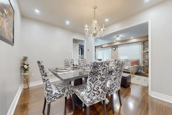 1855 Ashford DR, Pickering, ON L1V 6E1