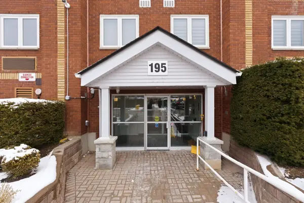 195 Lake Driveway N/A W #409, Ajax, ON L1S 7H7