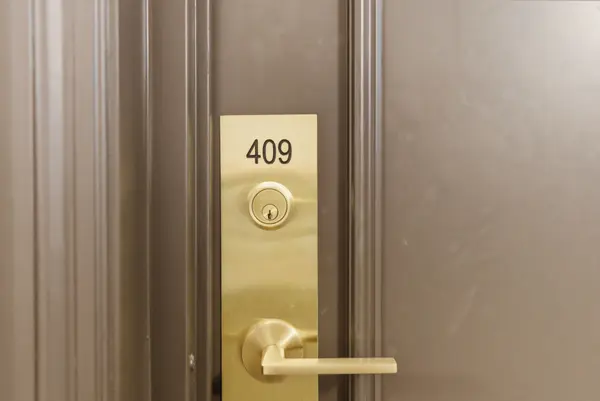 195 Lake Driveway N/A W #409, Ajax, ON L1S 7H7