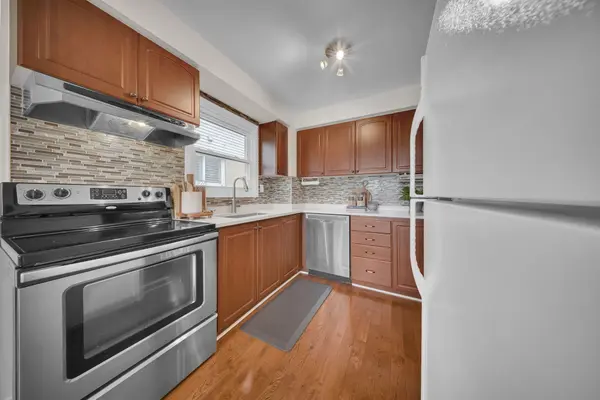 76 Cornwall DR, Ajax, ON L1T 3E9