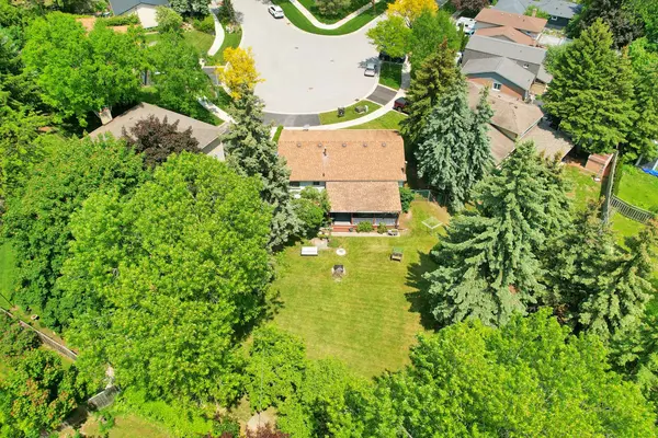 122 Valleyview CRES W, Bradford West Gwillimbury, ON L3Z 1S7