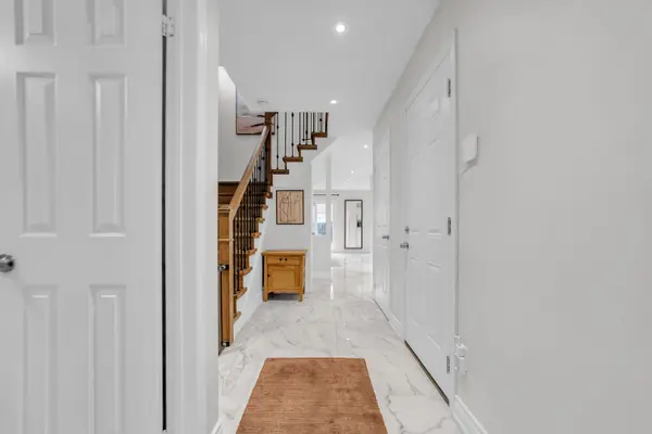 353 Brownridge DR, Vaughan, ON L4J 5X2