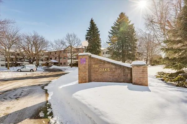 111 Grew BLVD #105, Georgina, ON L0E 1L0