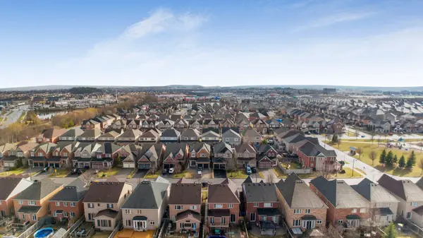 95 Blue Dasher BLVD, Bradford West Gwillimbury, ON L3Z 0J2