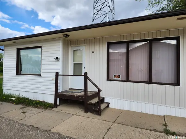 38 Railway AVENUE, Redvers, SK S0C 2H0