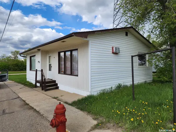 38 Railway AVENUE, Redvers, SK S0C 2H0