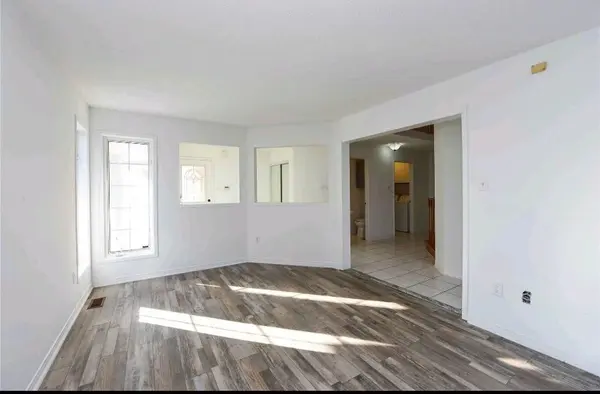 24 Hayloft CT #Upper, Brampton, ON L6X 4R7