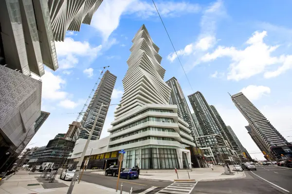 3900 Confederation Pkwy #215, Mississauga, ON L5B 0M3