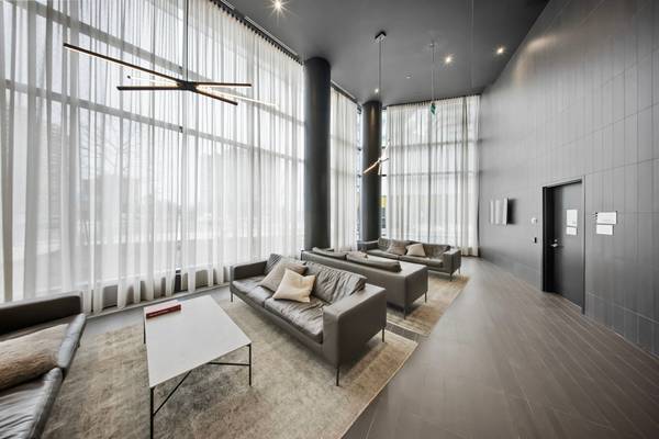 3900 Confederation Pkwy #215, Mississauga, ON L5B 0M3