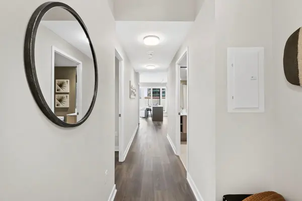 3900 Confederation Pkwy #215, Mississauga, ON L5B 0M3