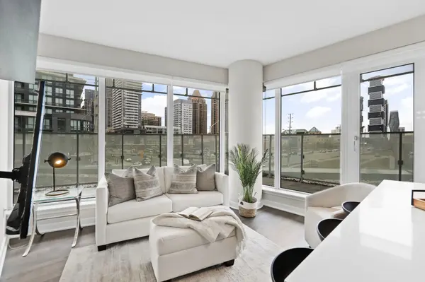 3900 Confederation Pkwy #215, Mississauga, ON L5B 0M3