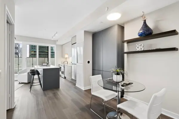 3900 Confederation Pkwy #215, Mississauga, ON L5B 0M3