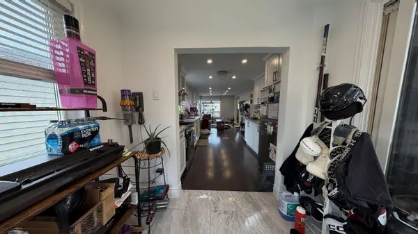 89 Seventeenth ST, Toronto W06, ON M8V 3K5