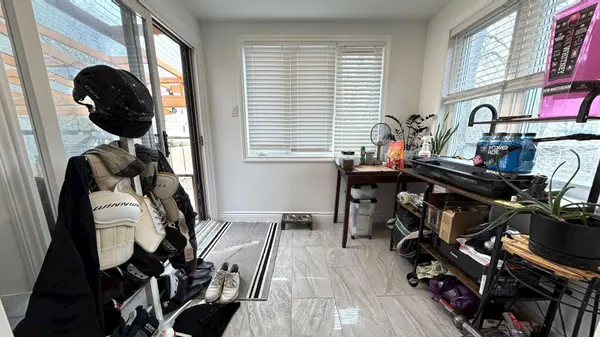 89 Seventeenth ST, Toronto W06, ON M8V 3K5