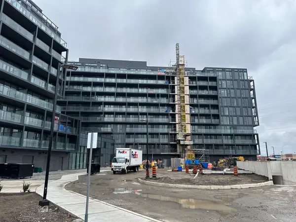 3200 Dakota Common N/A #B613, Burlington, ON L7M 2A9