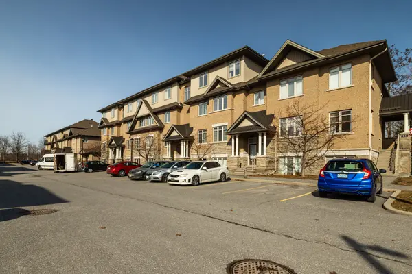 19 Tadley Private #A, Barrhaven, ON K2J 2T3