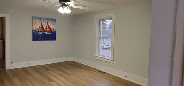 92 Mill ST W, Greater Napanee, ON K7R 1X9