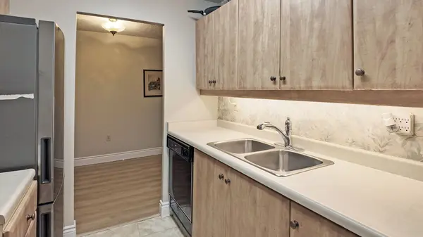 5 Valleyside DR #402, Brockton, ON N0G 2V0