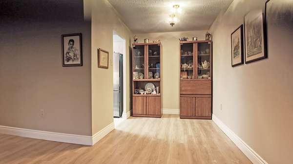 5 Valleyside DR #402, Brockton, ON N0G 2V0