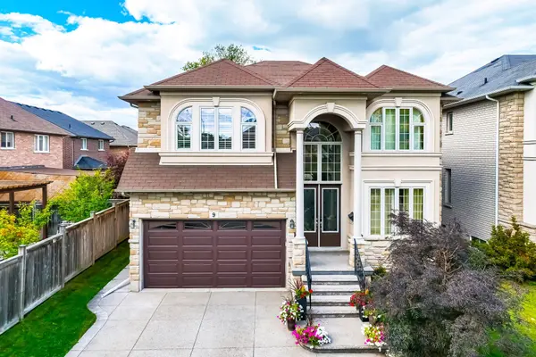 9 Lorupe CT,  Hamilton,  ON L9G 0B4