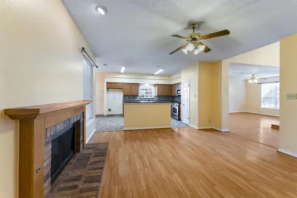 4303 Solitude Court, Arlington, TX 76017