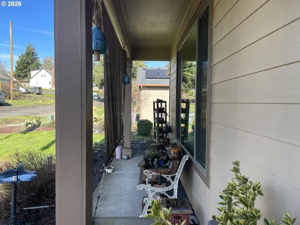 408 SW OAK ST, Willamina, OR 97396